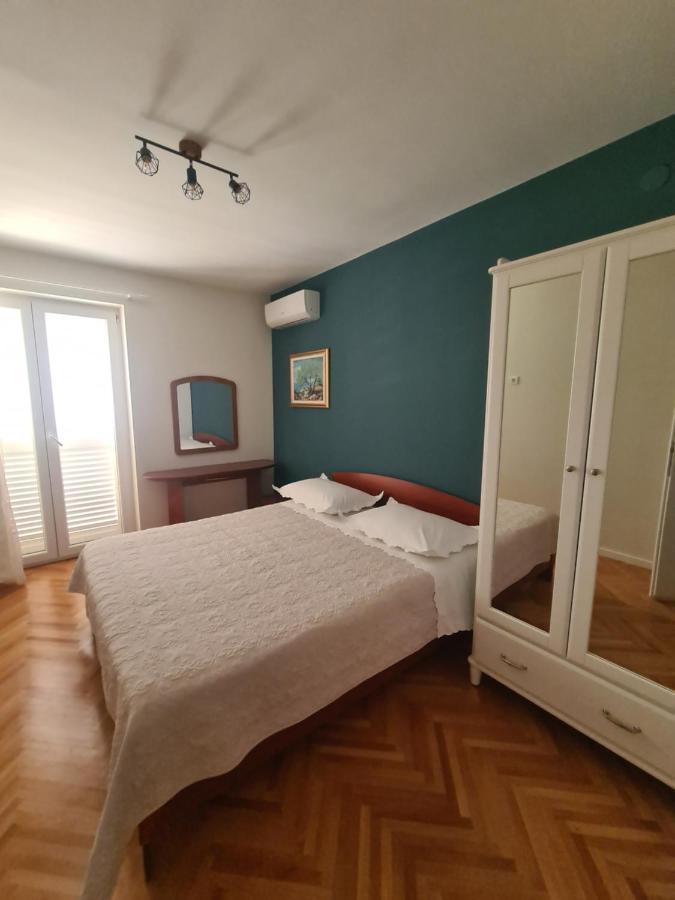 Apartment Nena & Petar Макарска Екстериор снимка