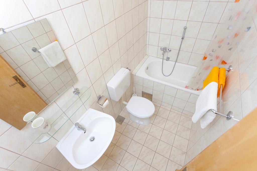 Apartment Nena & Petar Макарска Екстериор снимка